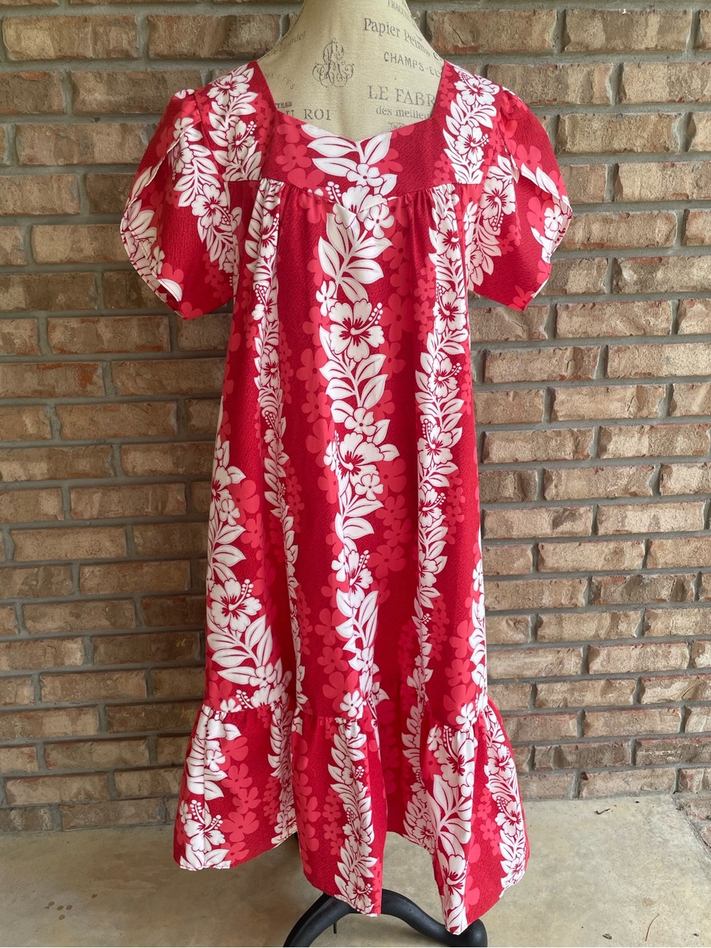 Kalena Fashions of Hawaii Red & White Tropical Floral Print Dress.
